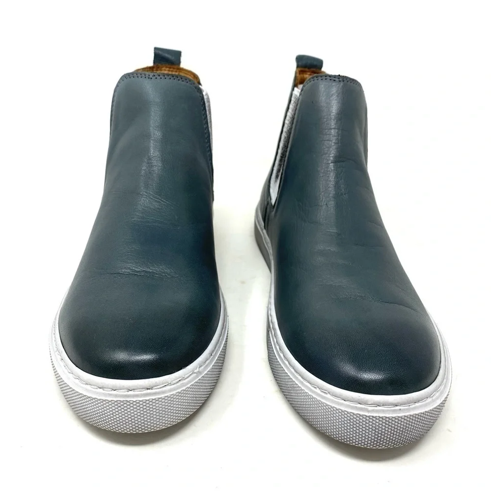 Bueno Rant Leather distressed sneakers in Ash